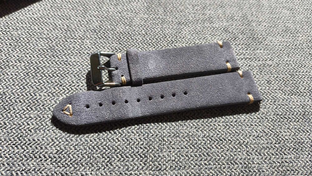 Pasek zamszowy 21 mm, szary.