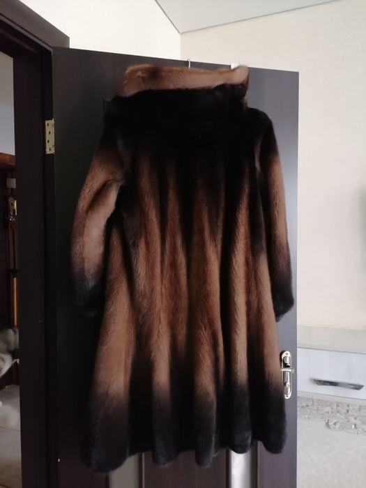 Продам норковую шубу