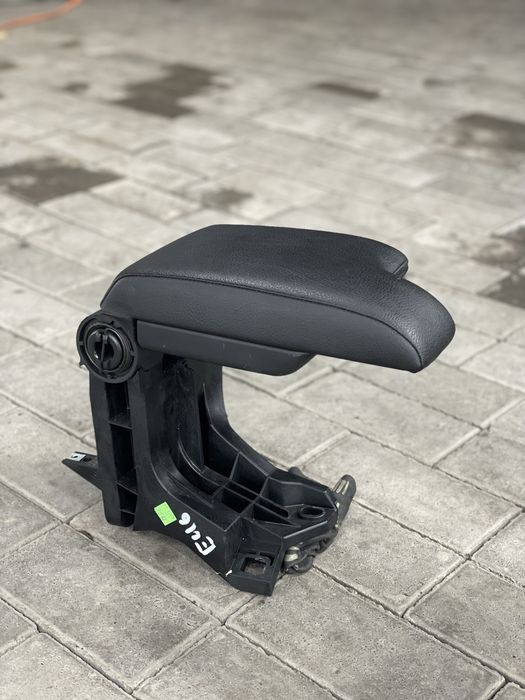 Подлокотник BMW E46 шкіряний Стан нового підлокітник бмв