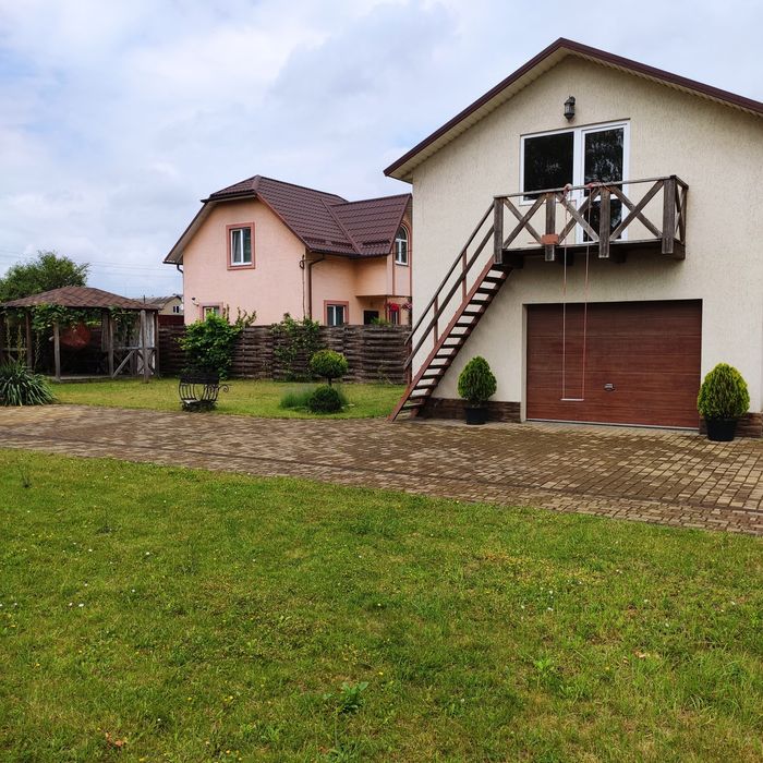 Продається будинок 142м2, 4 кімнати, 6 соток землі, 2 санвузла.