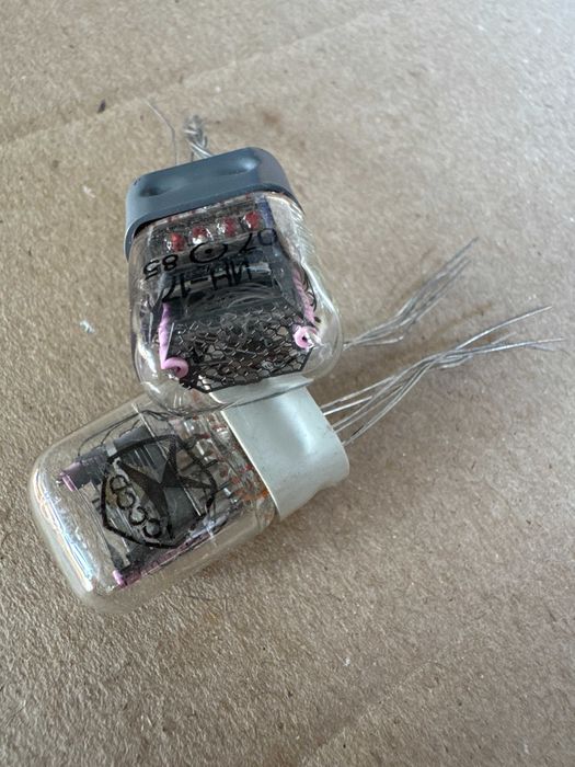 Радіолампи ИН-1 ИН-2 ІН-4 ИН-8 ИН-12 ІН-17 ИН-18 лампа індикаторна