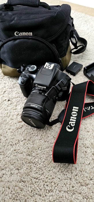 Máquina fotográfica Canon EOS 1100D com Mala de transporte