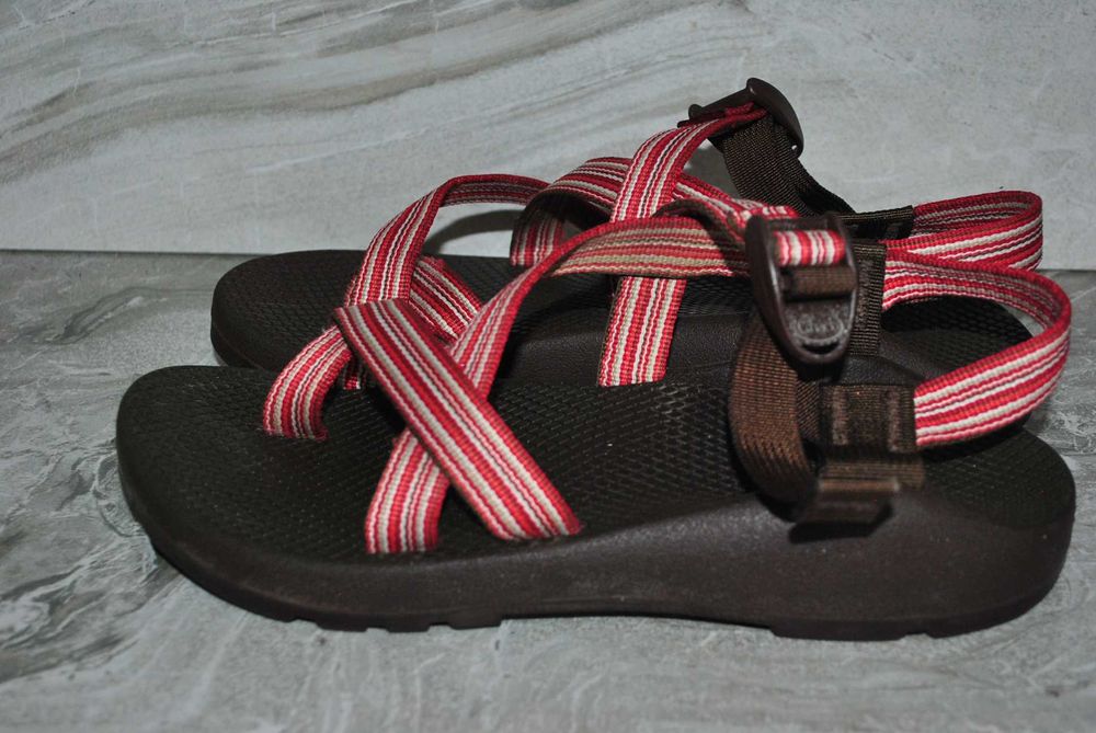 chaco босоножки 40 размер на девочку