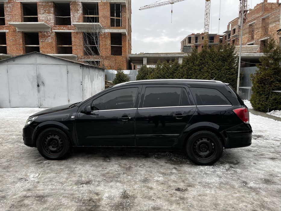 Опель астра H 2005 року