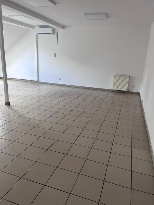 Wynajmę Lokal I p 43 m2 , klimatyzacja . Mickiewicza 65.