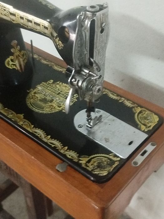 Maquina de costura antiga