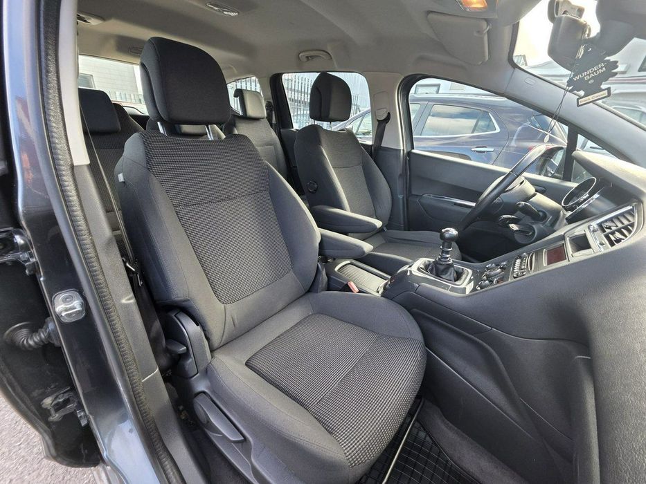 Peugeot 5008 Peugeot 5008 tylko 106 tys km 7-osób