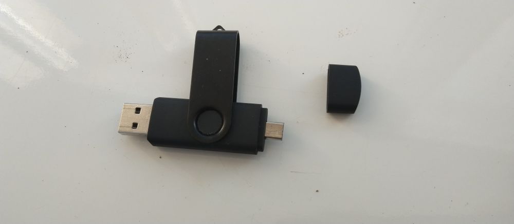 Флешка з виходом на micro goodram 32gb