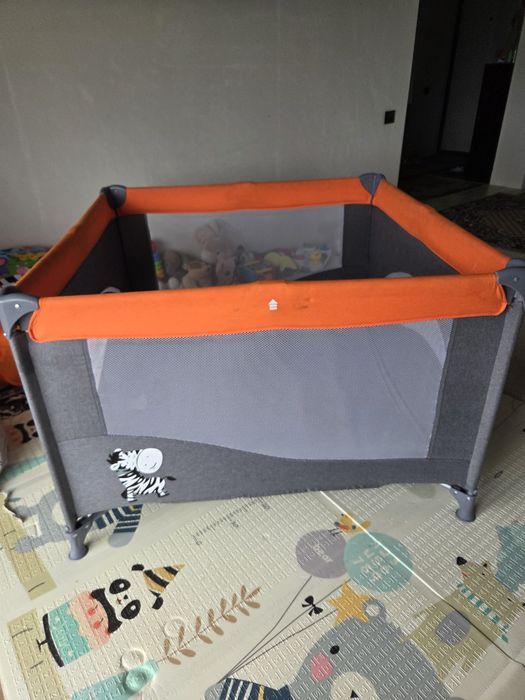 Манеж Bambinelli 110х110 см сірий із помаранчевим