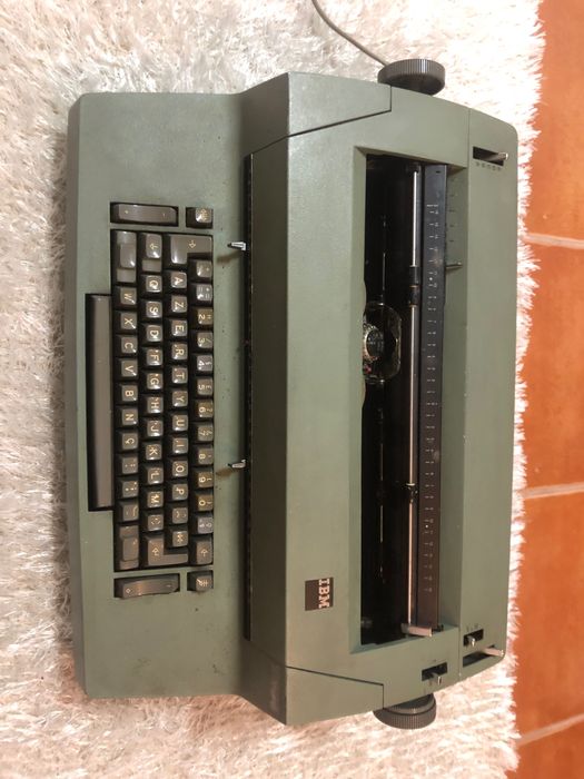 Maquina de escrever elétrica IBM