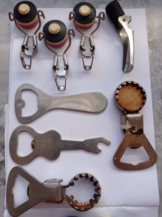 Otwieracze do butelek z PRL .