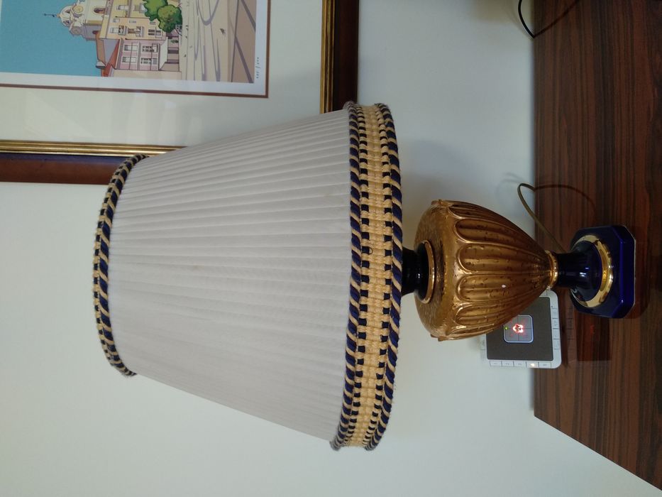 Candeeiro cerâmico.