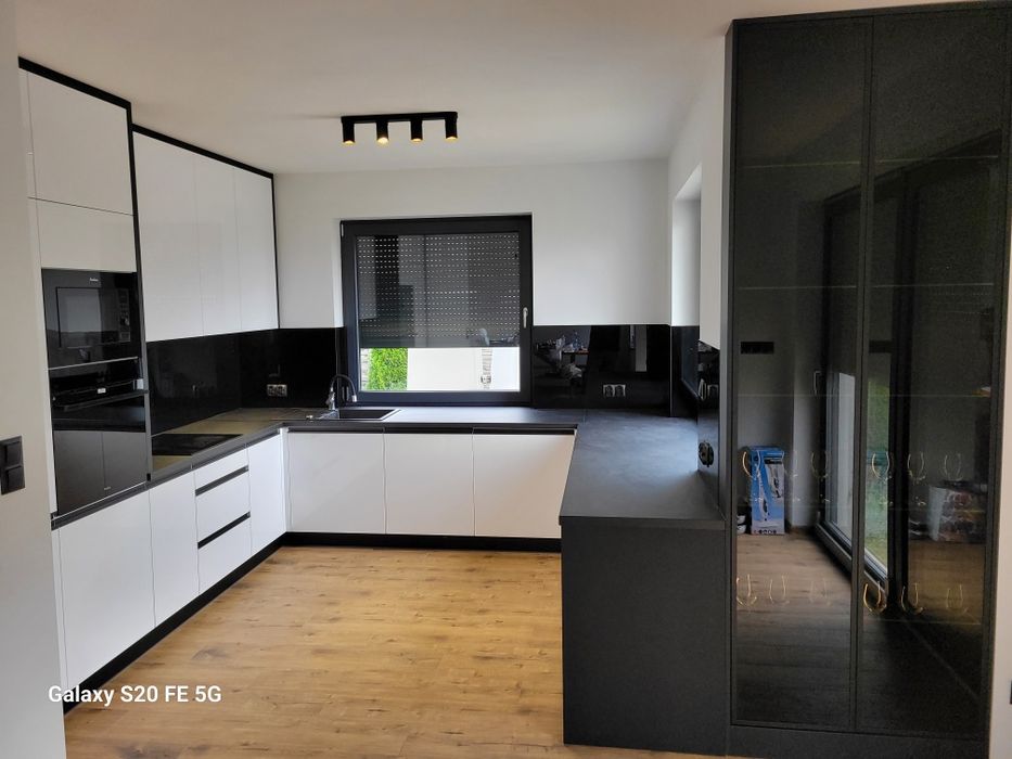 Meble kuchenne na wymiar,szkło do kuchni