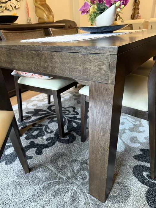 Mesa de refeições com porta talheres e 6 cadeiras