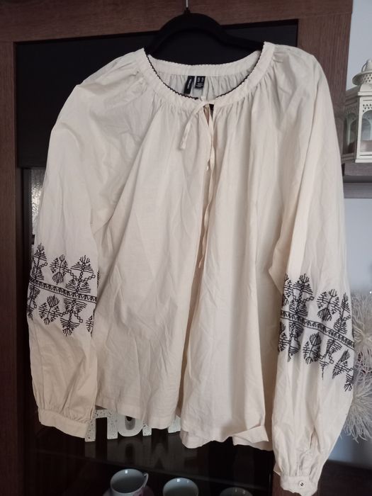 Bluzka z  haftem