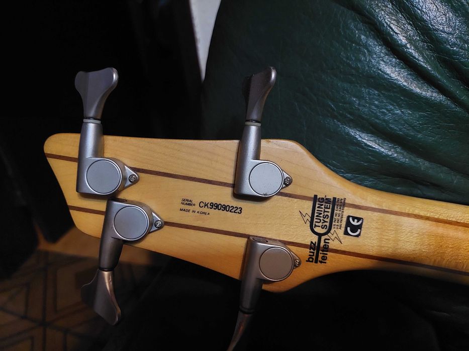 Vendo baixo Washburn Bantam RB 4000