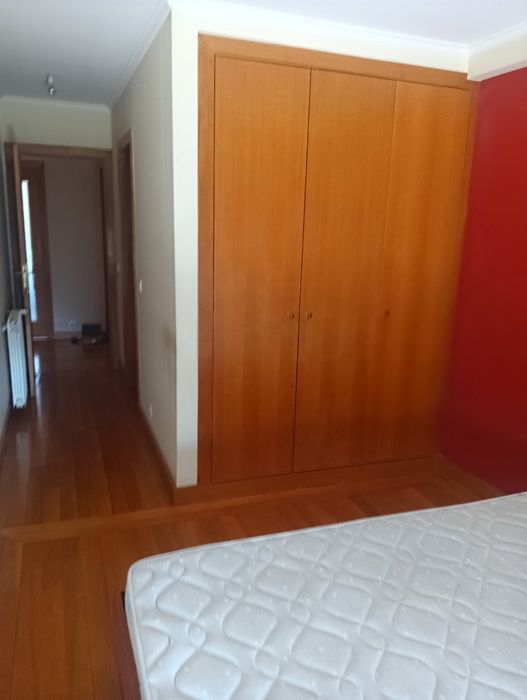 Aluguer de dois quartos com suíte