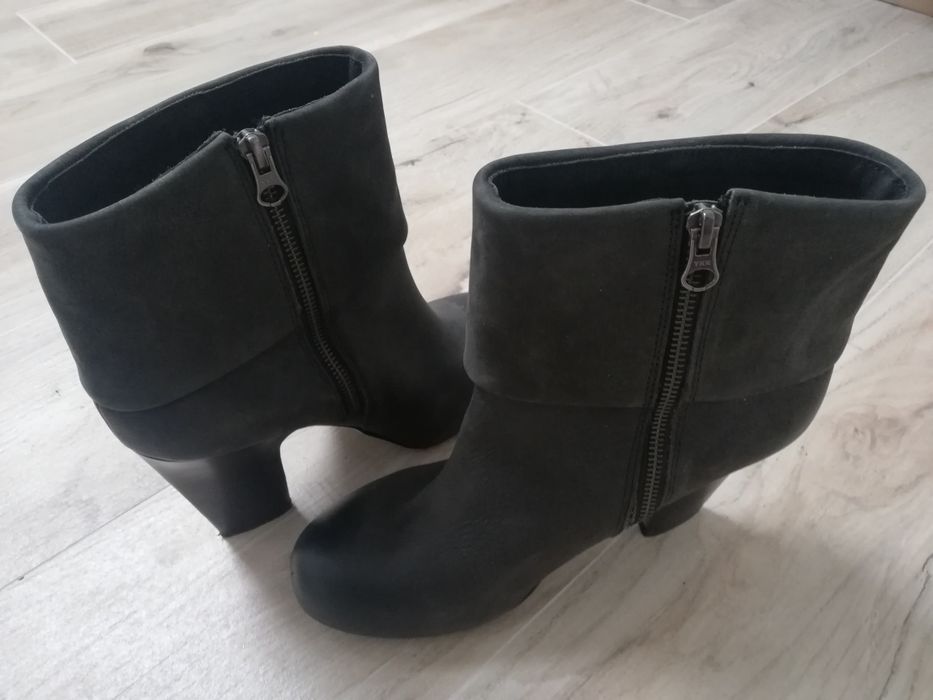 Oryginalne buty Calvina Kleina skóra naturalna skórzane botki 41