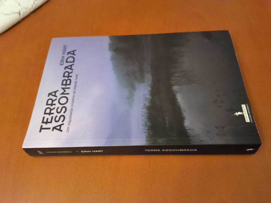 Terra assombrada # Erin Hart