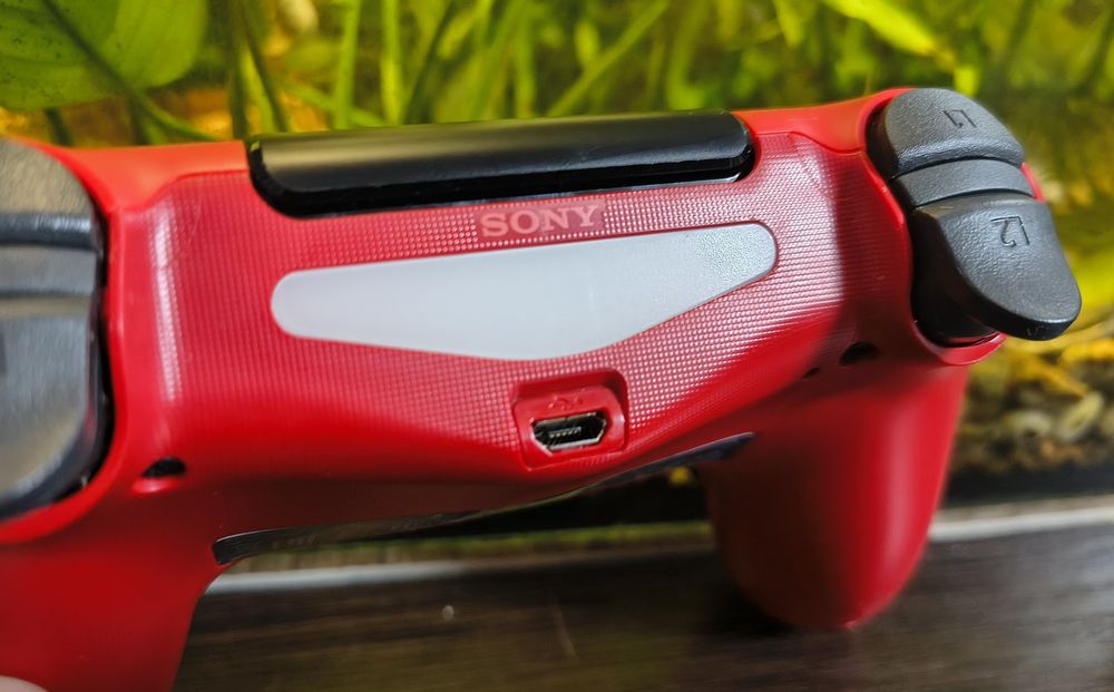 Dualshock 4 для PS4 (magma red)