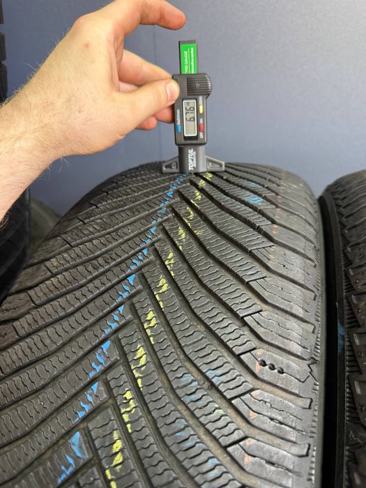 Шины БУ 235 50 R 19 Michelin Alpin 7 Зима Комплект резина