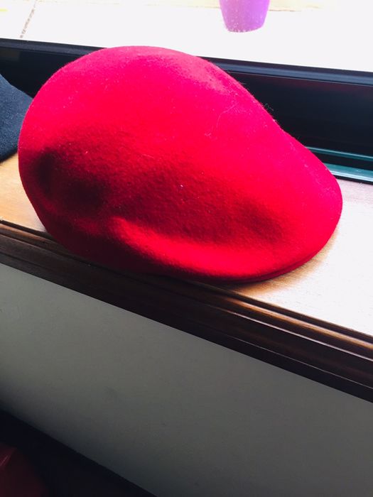 2  BONÉS (  em fazenda)  -inverno