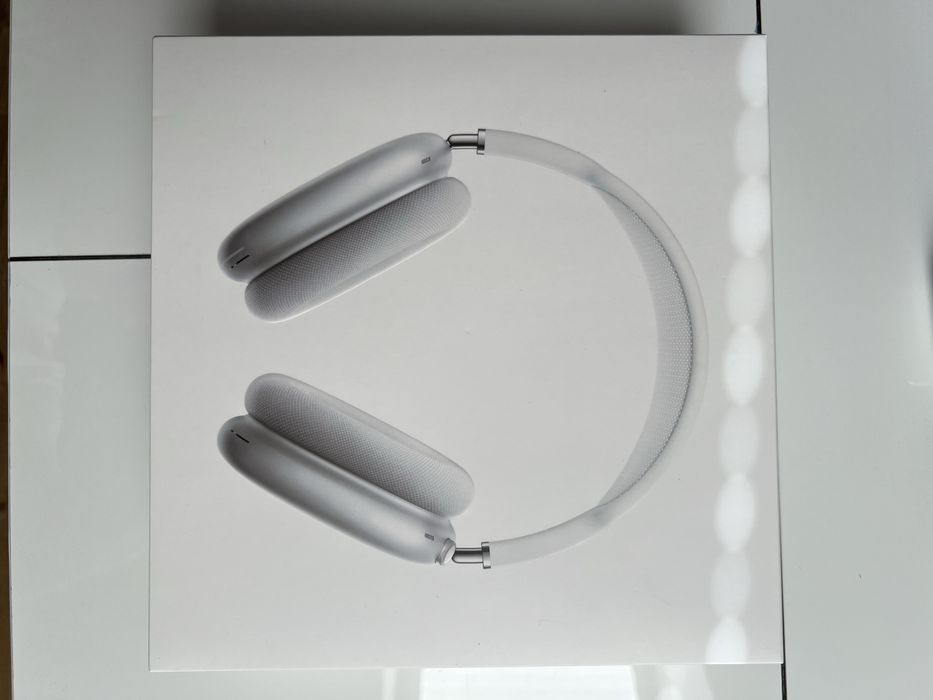 Apple AirPods Max Silver + case