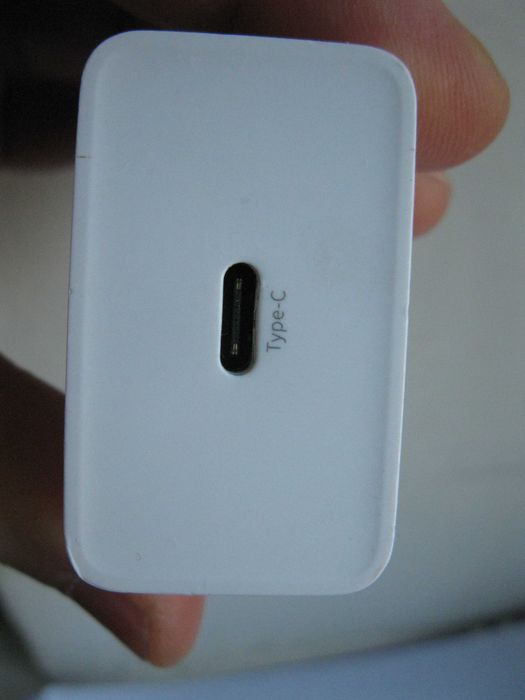 Сетевое зарядное устройство Baseus TC-012PD20-x   5.0V 3.0A  Type-C
