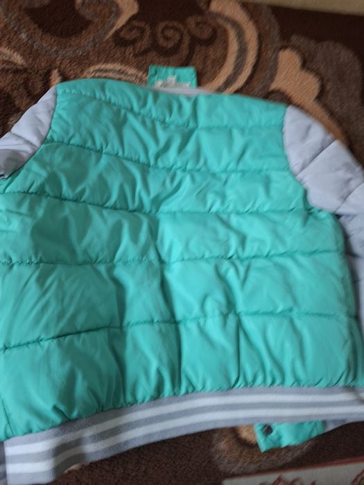 Курточка бомбер.