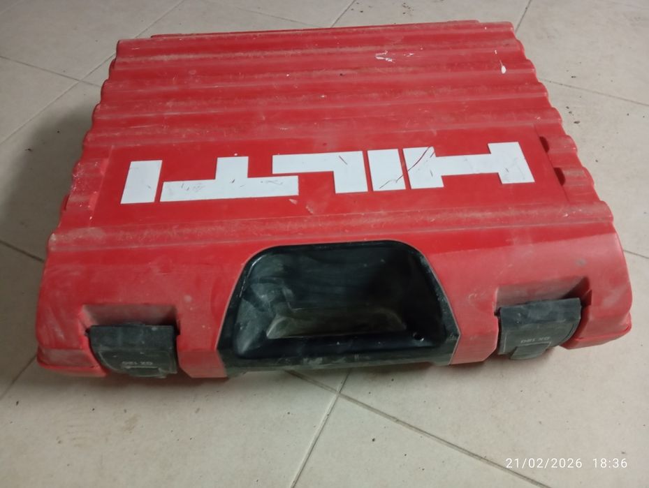 Martelo demolidor de marca Hilti