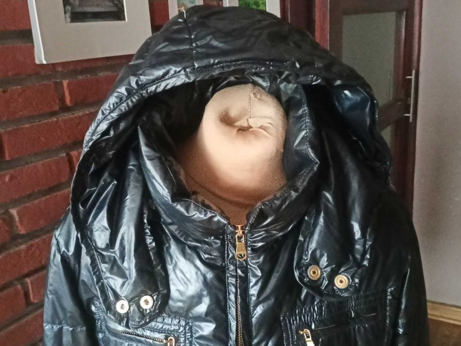 Max Mara puchowa kurtka z odpinanym kapturem 38