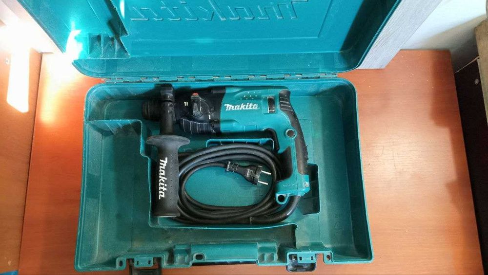 Перфоратор Makita HR 1830 б/у