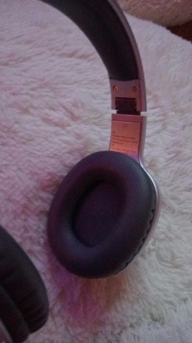 słuchawki bez przewodowe  nauszne srebrne, bluetooth