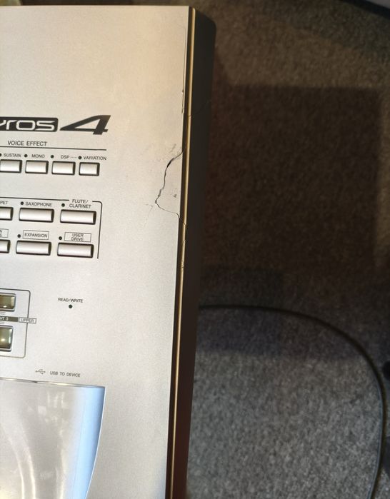 Yamaha Tyros 4 keyboard organy instrument klawiszowy