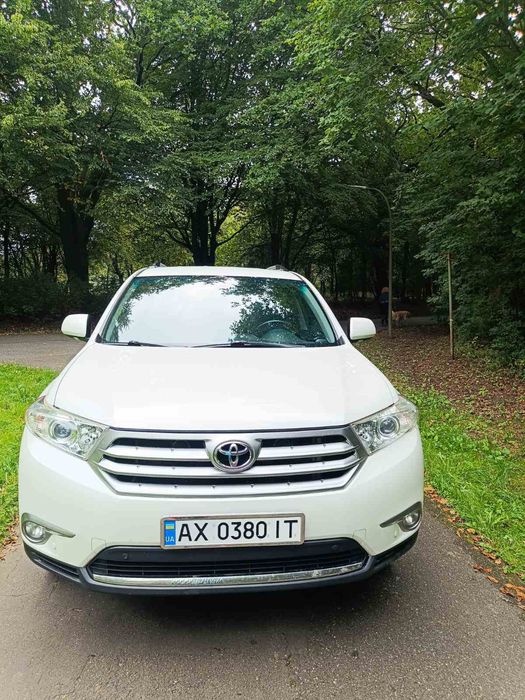 Toyota Higlander 2011p.