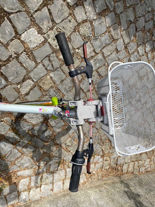 Bicicleta para senhora em ótimo estado de conservação