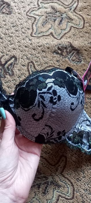 Ажурные лифчик, бюстгальтер