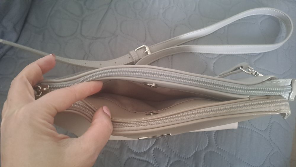 Dwukolorowa torebka listonoszka komunia wesele David Jones