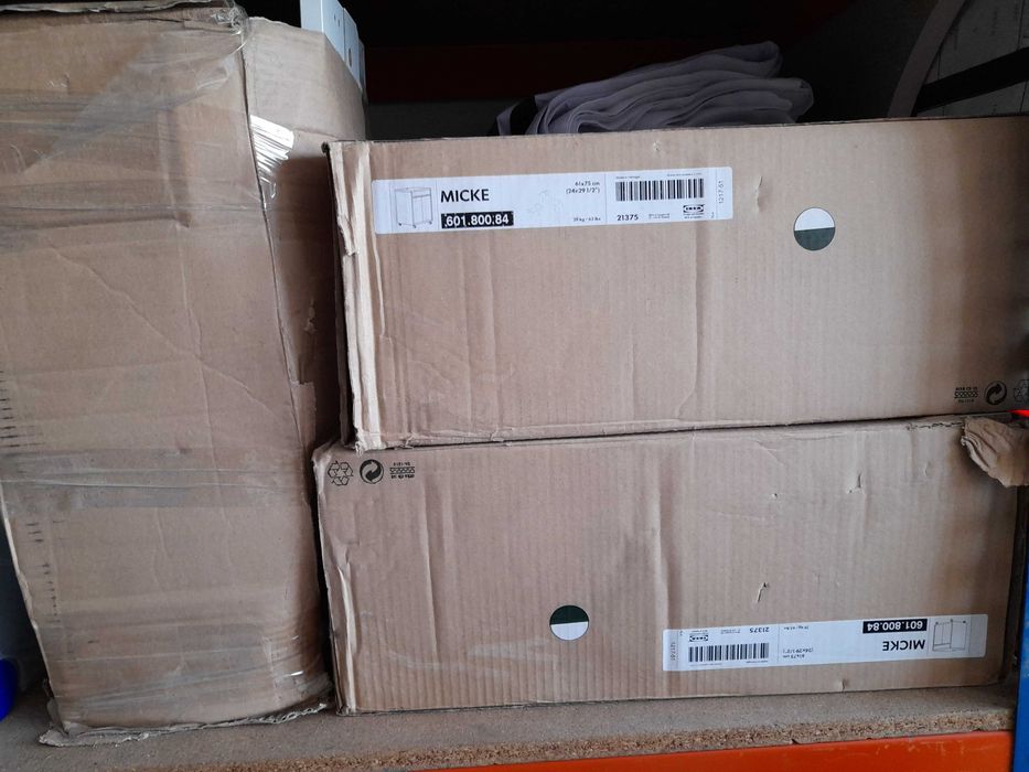 Móvel de apoio a secretária