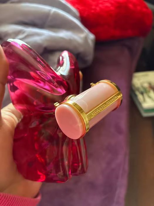 Perfume Carolina Herrera “La Bomba” 80 ML