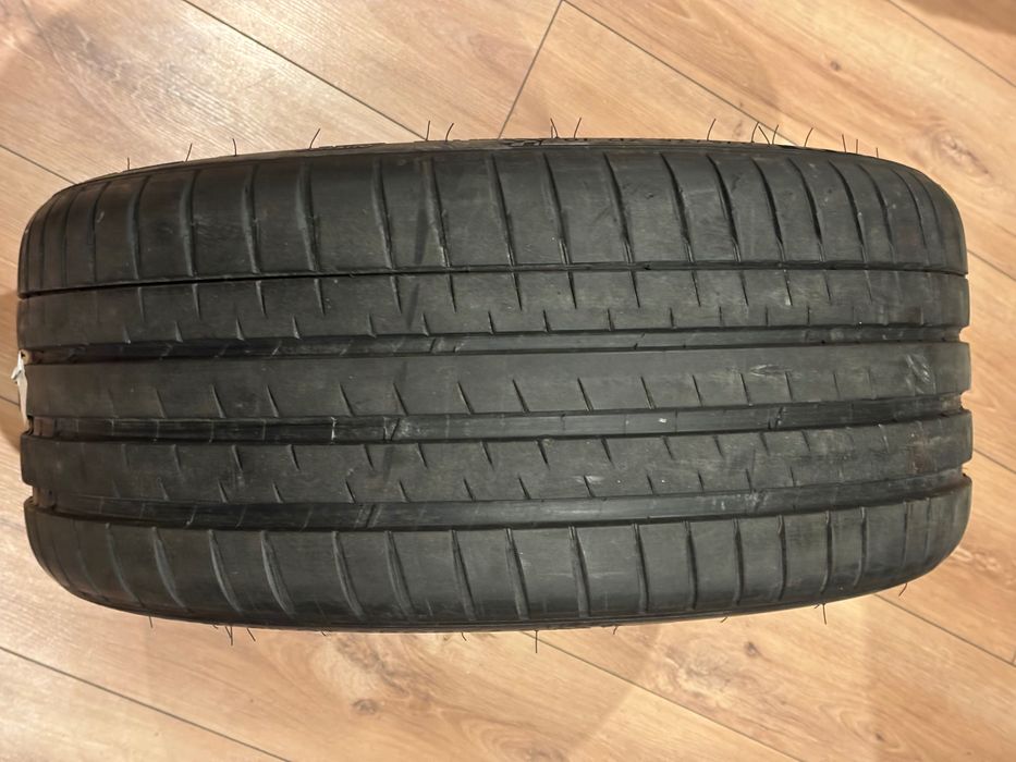 Dwie opony letnie Michelin Pilot Sport 4s 275/35/ZR19 y100 od bmw