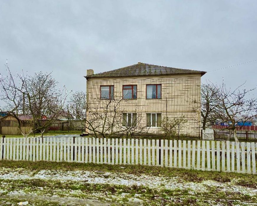 Продам приміщення під комерцію