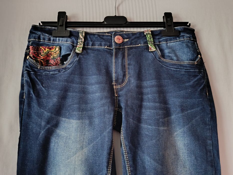 Sprzedam Spodnie Damskie Jeans, Ozdobione, Skinny, rozm L, marki Kolor