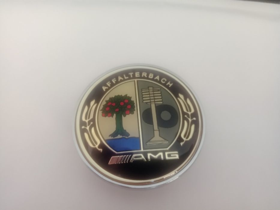 logo emblemat mercedesa Amg drzewko maska średnicy56mm kolor