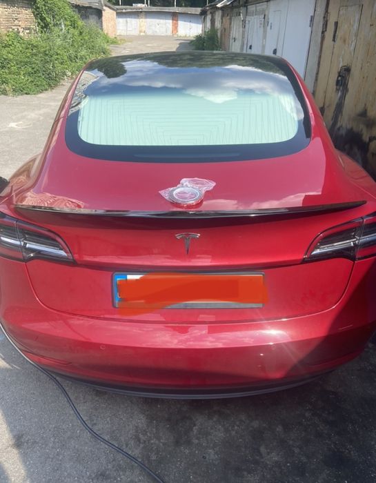 Спойлер Tesla Model 3 чорный глянец