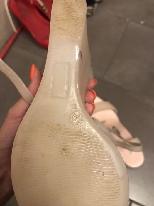 Koturny ala Melissa bezowe