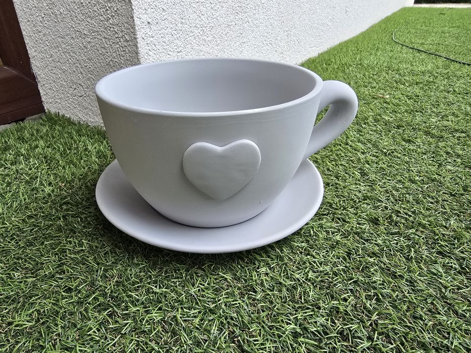 Osłonka ceramiczna - filiżanka z podstawką - doniczka ozdoba