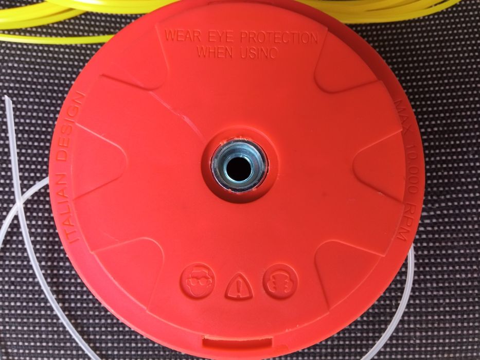 Шпуля для бензокосы с леской.