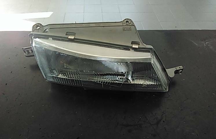 Ótica / farol direita DAEWOO Nexia Hatchback