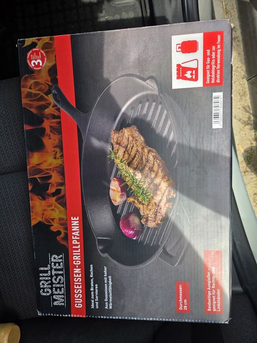 Patelnia żeliwna grillowa 28cm Nowa